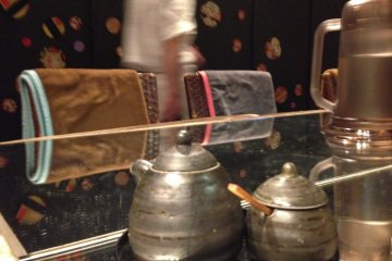 Take time to relax at this eatery, with an interesting mix of kimono patterns, jazz music and grandmother sized servings