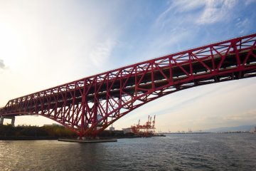 De belles vues sur le port depuis le Santa Maria