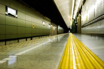 Gunakan Tokyo Metro untuk berpindah dari satu tempat ke tempat lain yang ada di seluruh penjuru kota