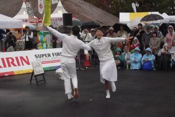 Strolling With Escargots Mime Show 2017