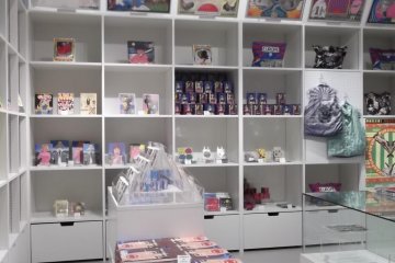 <p>The souvenir shop</p>