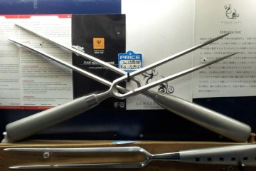 Not only knives, but other kitchen implements are available