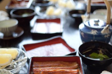 Maekawa table spread