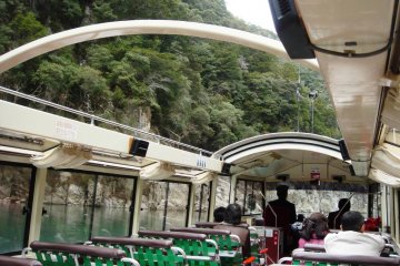 The open roof ensures that you can take in the scenery without viewing restrictions.
