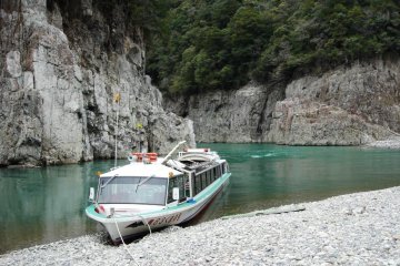 Destination of the hovercraft trip. A short break for having a drink or icecream.