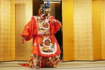 Gagaku court music show
