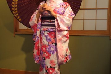 How about a kimono and traditional parasol?