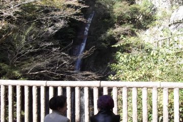<p>The first waterfall, a nice spot for lunch in warm weather</p>