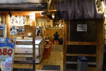 Crates as seats make for a rough'n'ready appeal