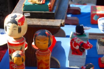 <p>Boneka kokeshi- tradisional dan menyenangkan</p>

