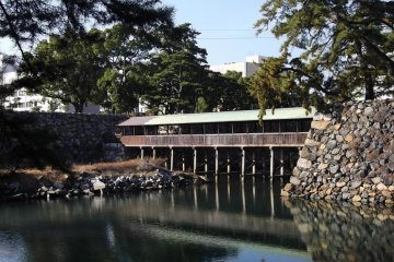The Sayabashi Bridge, the only crossing of the inner moat