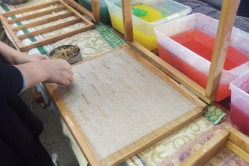 Using leftover plant materials for a traditional effect