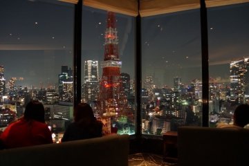 Un dîner romantique avec vue sur Tokyo au Sky Lounge Stellar Garden.
