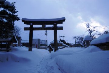 When the sun disappears, the snowy landscape looks even colder