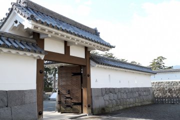 L'une des portes d'entrée du château