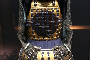 Un exemple d'armure complète que devait porter un samouraï
