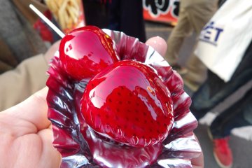Super shiny candied strawberries