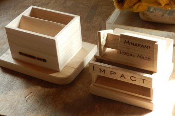 Paulownia wood speakers