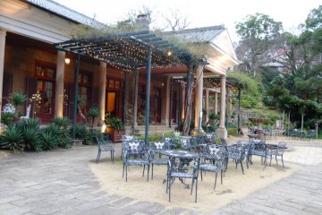 In front of Alt House there is a spacious terrace that invites to a rest