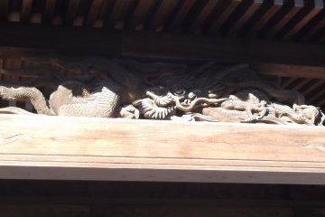 This dragon lurks under the eaves of the main hall