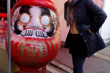 <p>Daruma dengan ukuran yang mengesankan.</p>