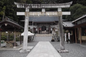 Akunami Shrine in Fujieda