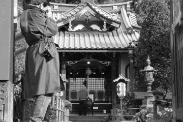 Another photographer enjoying Kamakura