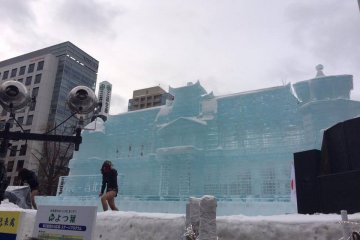 Ice sculptures were also included.