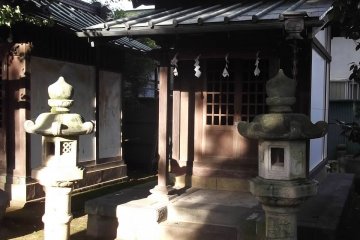 Another of the side shrines