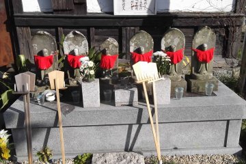 Six statues near the entrance