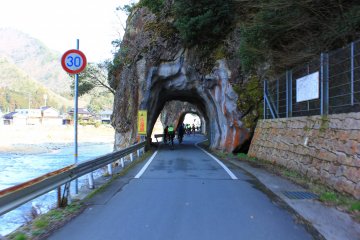 A travers le tunnel