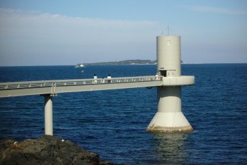 Menara Observasi Bawah Laut