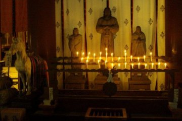 Like all temples, the temple on top of Haguro offers a prayer room where you can occassionally watch monks chanting in mediation.