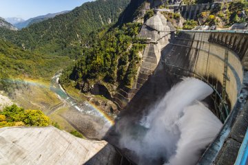 Nearby Kurobe Dam is a popular landmark