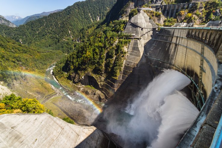 Nearby Kurobe Dam is a popular landmark