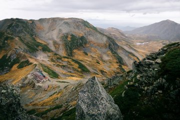 The gateway to the Tateyama Range, Murodo offers everything from an easy day hike to serious mountaineering