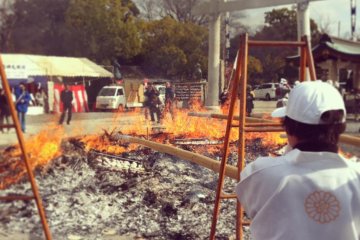 I wouldn't grill mochi with a ten-foot pole...but they've done this before, right?!