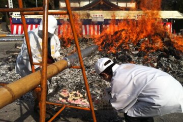 Caution: HOT!  Wear white gloves.