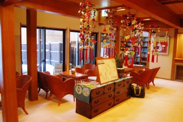 In the lobby of Kuhe