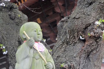 A cute statue on the grounds 