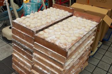 Freshly made Japanese sweets tempt passerbyes