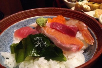 Eating Kaisen along the Udatsu of Mino