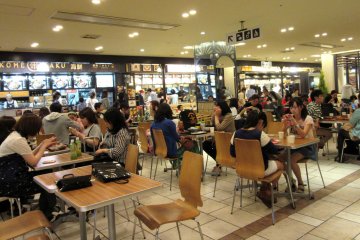 Food Court