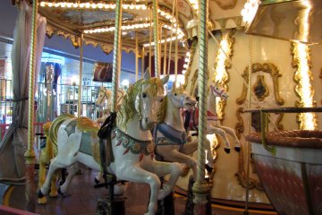 J'aime les chevaux des carrousel, mais y monter me rend malade