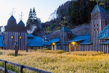 Ramune Onsen courtyard at dusk