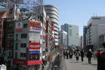 The way to Shinjuku Gyoen