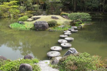 Stone bridge of Isuien garden