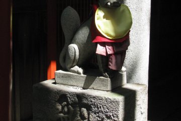 Kitsune statue