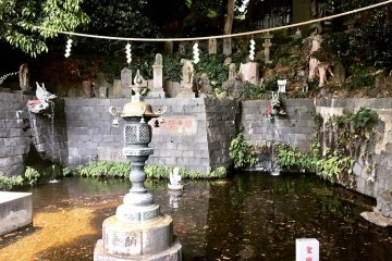 Pond that was said to emerge when the monk threw his staff