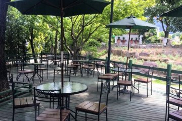 Cafe seating 